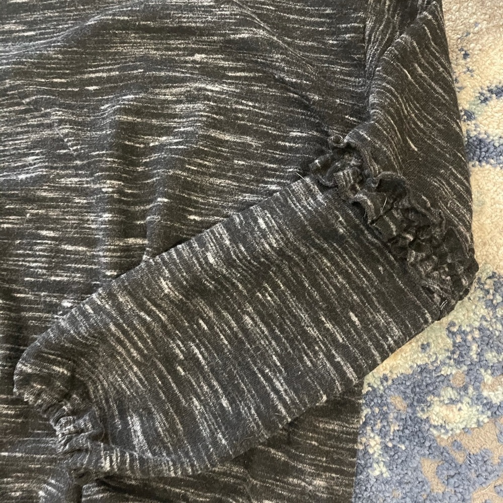 Two by Vince Camuto sweater - Picture 3 of 4